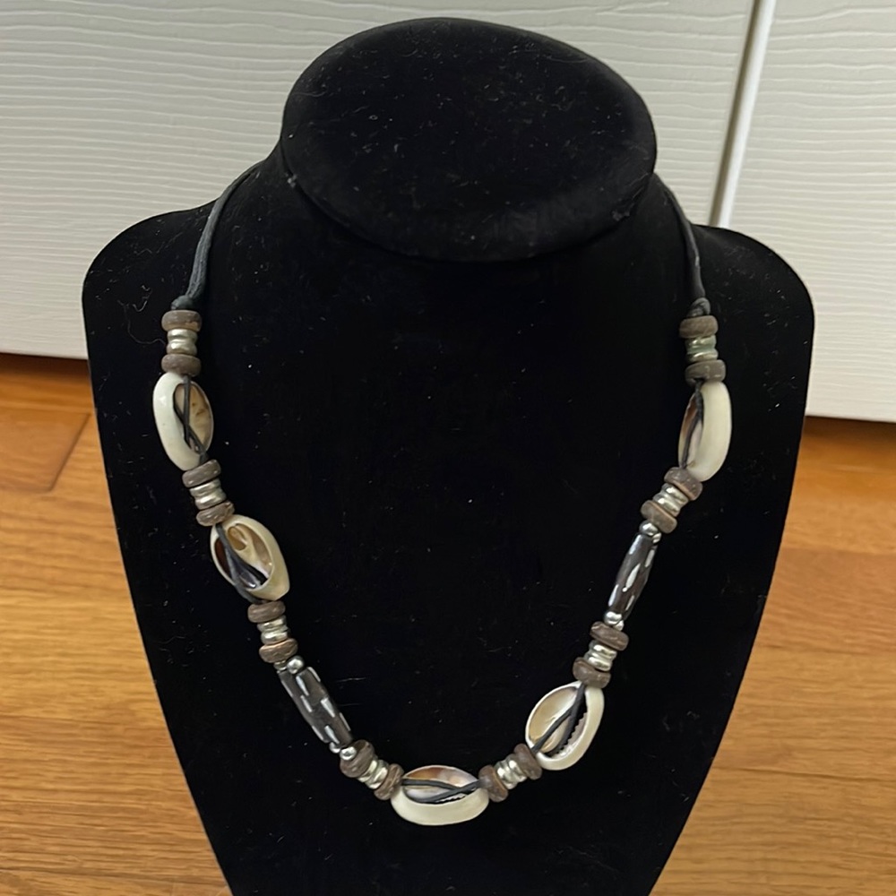 Panama Jack Seashell Necklace
